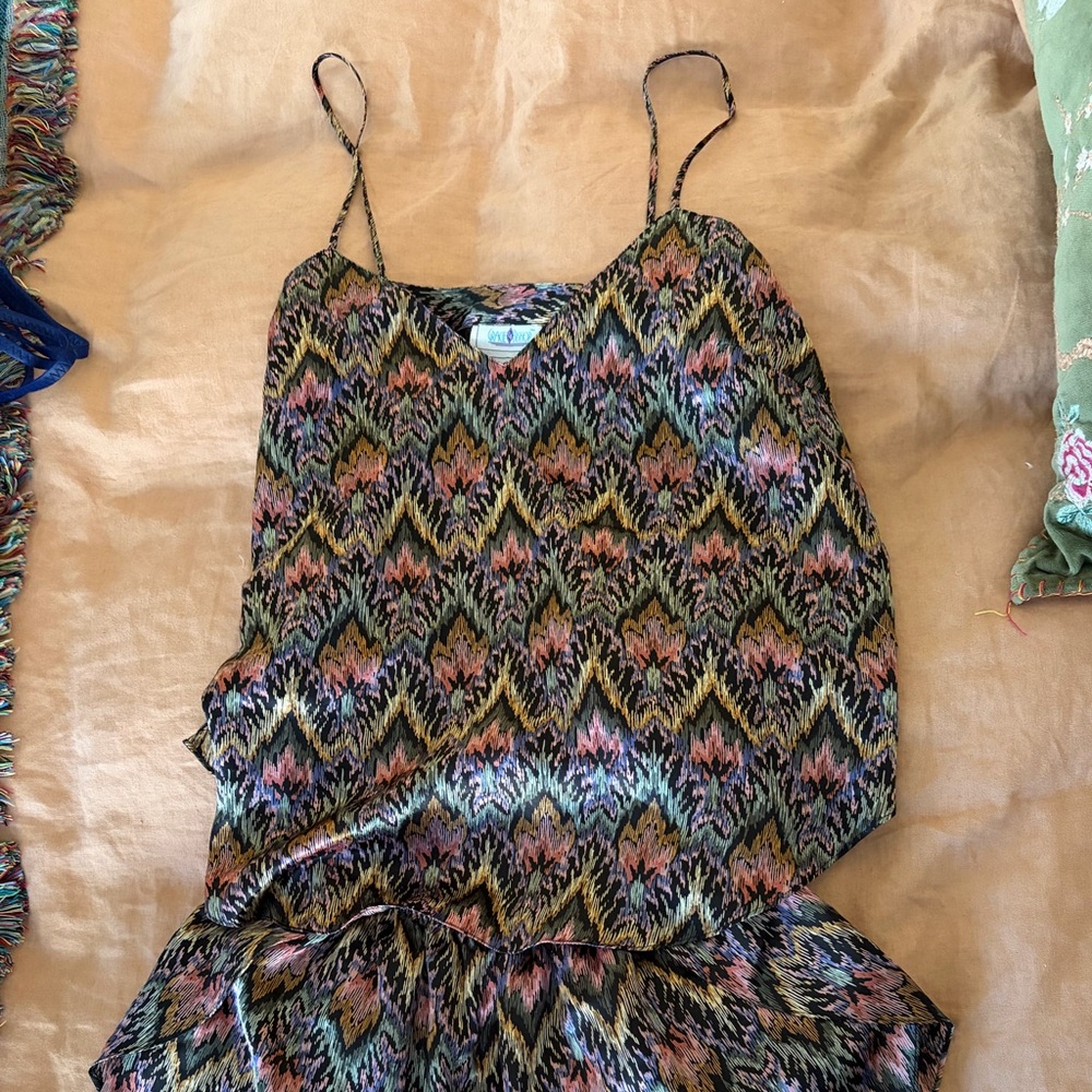 Vintage patterned satin feel pajama set